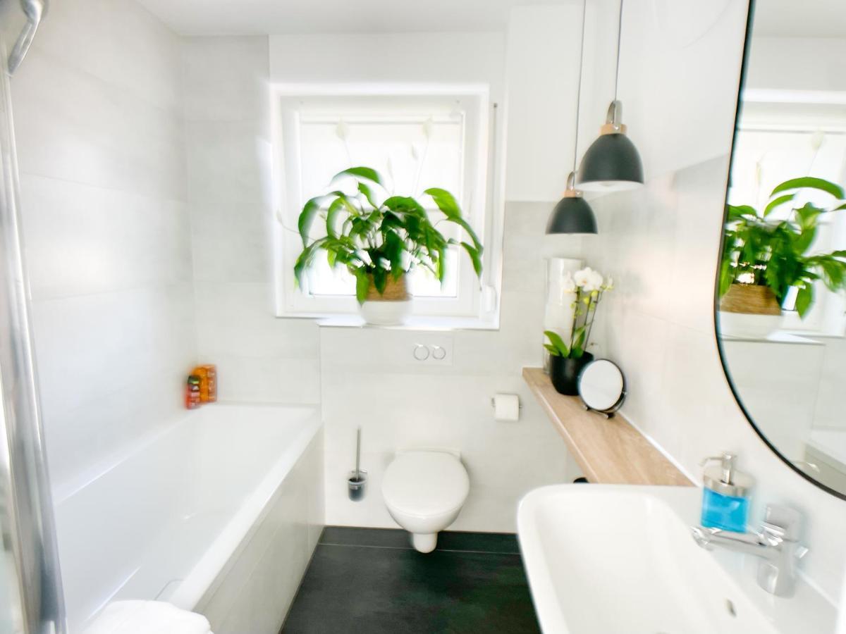 M-Style 02 Apartment Mit Balkon 24H Self-Check-In, Free Parking, Netflix Nürnberg Eksteriør bilde